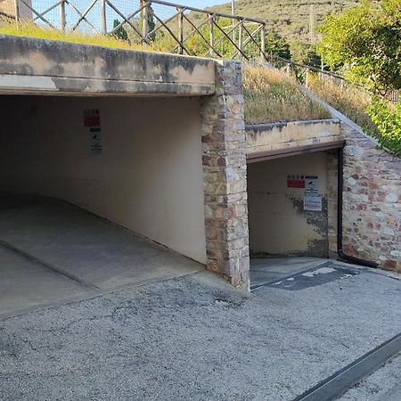 La Cantina Dei Cappuccini Spello Exteriör bild